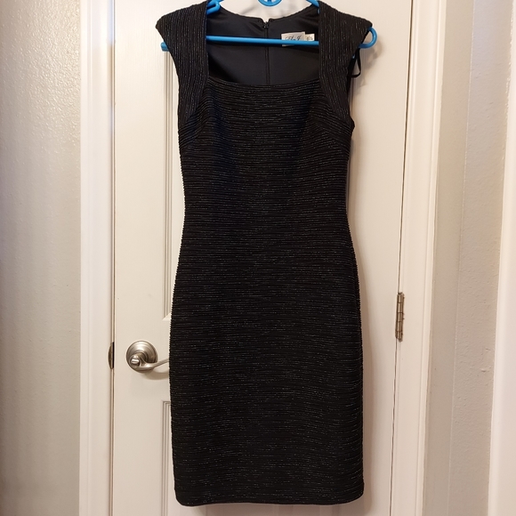 Eliza j black with gold shimmer bodycon dress size 2 -  threedaughtersproperties.com